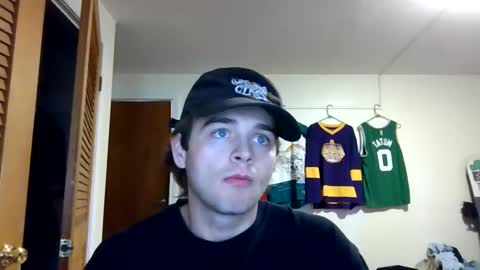 weenskir online show from April 27, 12:57 pm