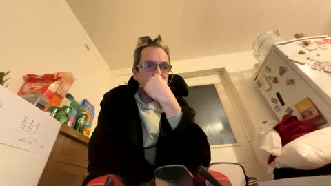 weirdo81 online show from January 13, 8:35 pm