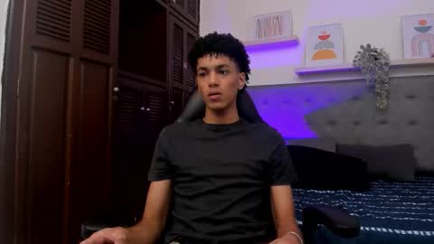 WES online show from December 18, 3:08 pm