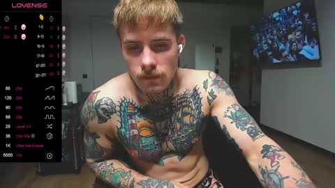Snapshot of white_king999 chatting on December 20, 4:53 am Max online show from December 20, 4:53 am