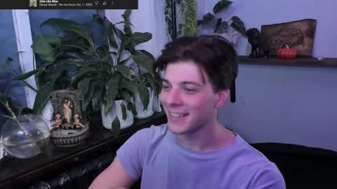 Gus online show from October 13, 7:42 pm