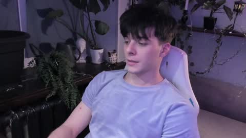 Gus online show from December 9, 3:56 pm