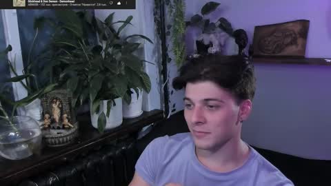 Gus online show from September 29, 8:48 pm