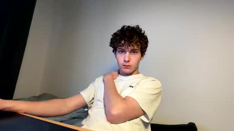 wilddesire18 online show from February 14, 3:51 pm