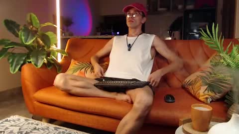 William online show from April 15, 2:28 pm