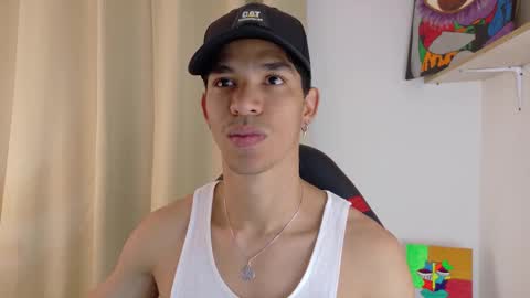 Snapshot of willy_veins chatting on October 1, 8:35 pm willy_veins online show from October 1, 8:35 pm