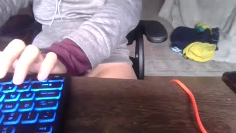 wintersnow2934853 online show from April 2, 4:59 pm