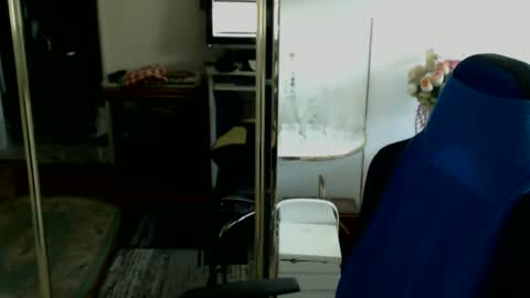 wlodek165 online show from April 23, 11:37 am