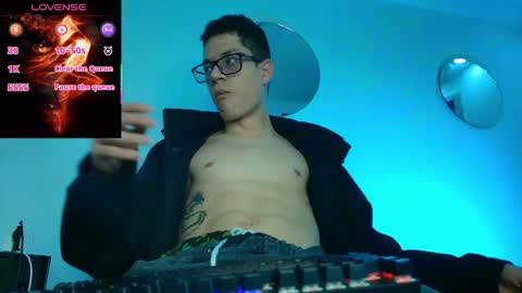  W O L F  online show from February 6, 12:24 pm