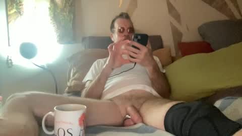 Snapshot of woodchuck185 chatting on December 22, 10:38 am Chuck online show from December 22, 10:38 am