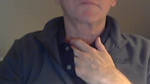 Wuki online show from December 4, 3:43 pm