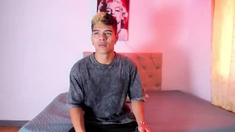 Snapshot of wyatt_2 chatting on September 29, 11:30 am wyatt online show from September 29, 11:30 am