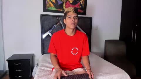 Snapshot of wyatt_2 chatting on October 6, 12:21 pm wyatt online show from October 6, 12:21 pm