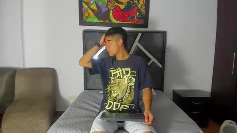 Snapshot of wyatt_2 chatting on October 16, 11:18 am wyatt online show from October 16, 11:18 am