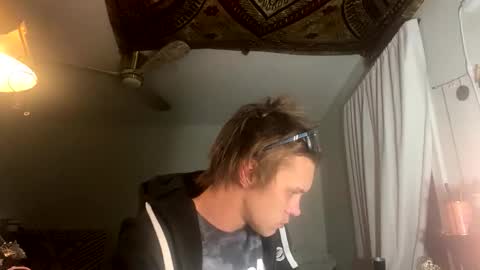 xander0zzz online show from February 17, 8:57 am