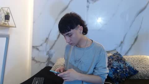 xandergrey8 online show from March 18, 7:39 pm