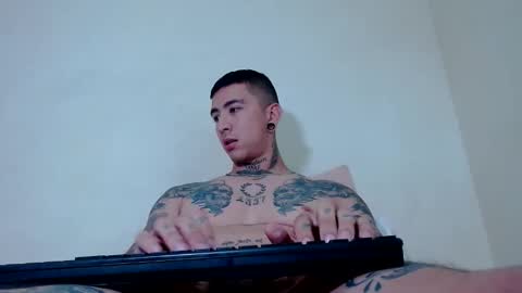 xav_dai online show from April 12, 7:15 pm