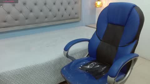 xavii_18_ online show from February 12, 6:51 pm