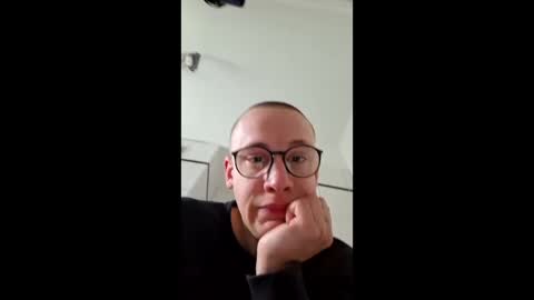 xhenno online show from March 28, 9:53 am