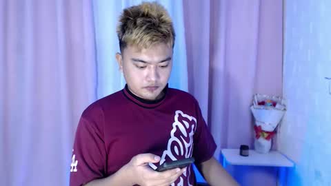 Snapshot of xxhotloyd_cummerx chatting on October 25, 11:56 am Loyd online show from October 25, 11:56 am