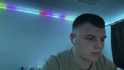 Leo online show from April 21, 7:42 pm