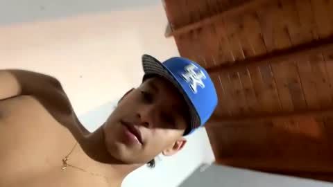 Sr. Y0ung Master online show from December 3, 6:57 am