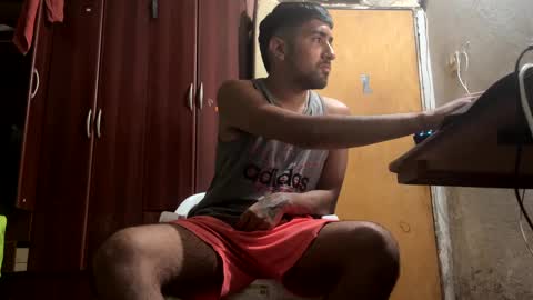 Snapshot of y0ungwithbrowndick chatting on January 26, 11:17 am BROWN DICK online show from January 26, 11:17 am