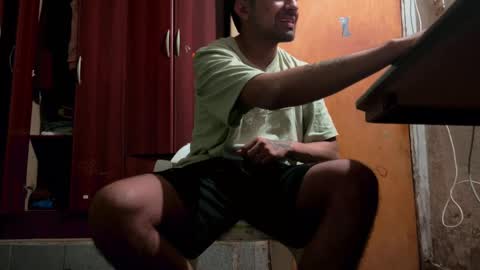 Snapshot of y0ungwithbrowndick chatting on December 26, 6:09 am BROWN DICK online show from December 26, 6:09 am