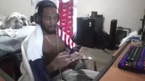 y_sticky online show from March 10, 12:07 am