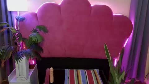 YANNA online show from March 2, 3:08 pm