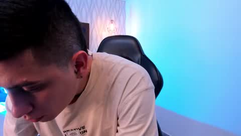 Snapshot of yeiko_romero_ chatting on March 11, 5:24 pm YEIKO ROMERO online show from March 11, 5:24 pm