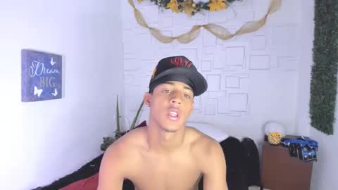 yeison_77 online show from December 14, 6:52 pm