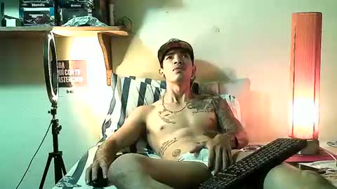 yeisoncastellanos1999 online show from July 20, 6:32 pm