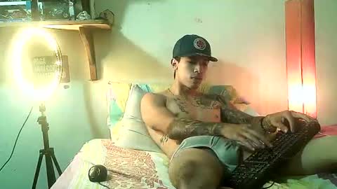 yeisoncastellanos1999 online show from July 8, 3:05 pm