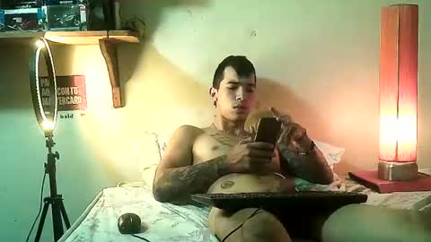 yeisoncastellanos1999 online show from June 30, 5:36 pm