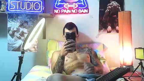 yeisoncastellanos1999 online show from October 23, 1:53 am