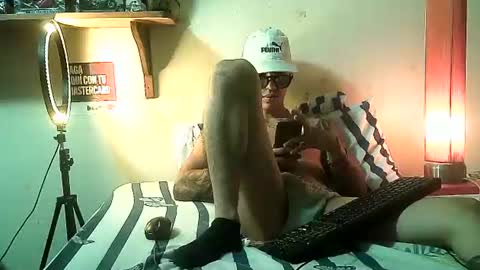 yeisoncastellanos1999 online show from July 10, 12:36 am