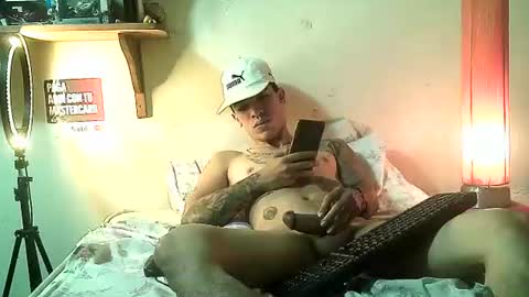yeisoncastellanos1999 online show from June 25, 3:50 pm
