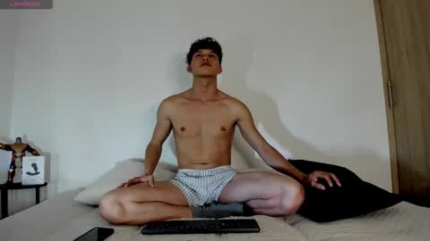 yizus_bonz online show from October 19, 11:19 pm