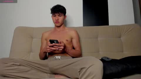 yizus_bonz online show from February 14, 12:38 am