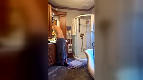 ynfantejovanny online show from May 22, 2:44 pm