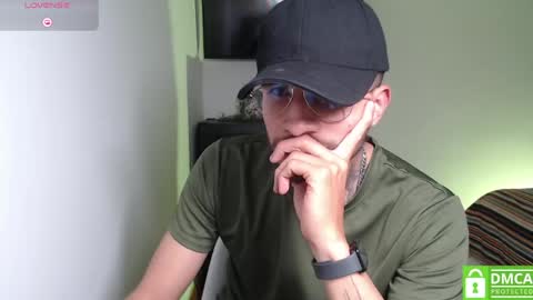 yoshy_man online show from April 22, 3:02 am