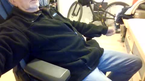 yoska281 online show from February 1, 4:44 am