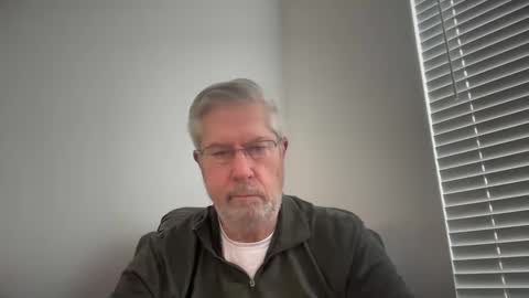 Snapshot of yougogirl_3 chatting on February 15, 7:39 pm Colorado Guy Straight online show from February 15, 7:39 pm