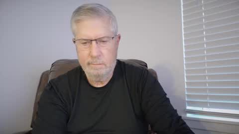 Snapshot of yougogirl_3 chatting on March 3, 1:37 pm Colorado Guy Straight online show from March 3, 1:37 pm