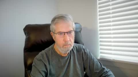 Snapshot of yougogirl_3 chatting on September 22, 1:10 pm Colorado Guy Straight online show from September 22, 1:10 pm