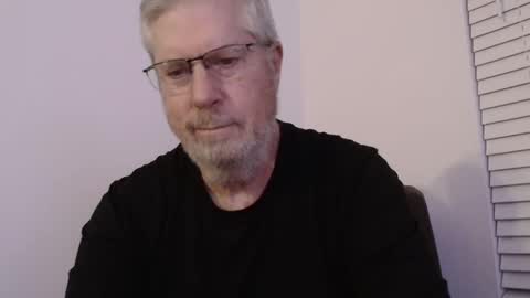 Snapshot of yougogirl_3 chatting on December 29, 3:22 am Colorado Guy Straight online show from December 29, 3:22 am