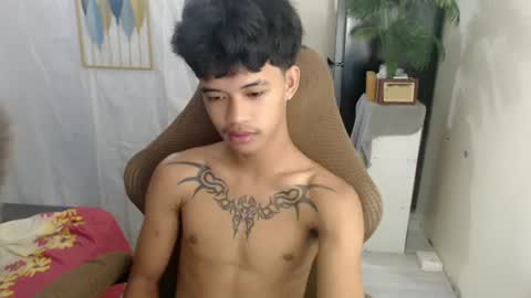 yourasian_eric online show from July 7, 3:17 am