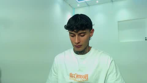 Angel online show from March 4, 2:07 am