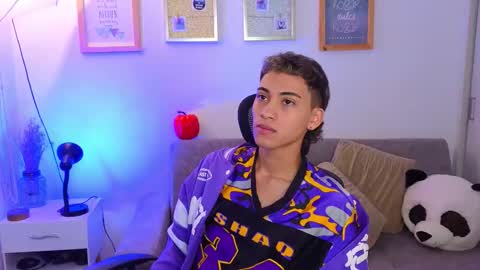 yulian_vasquez online show from November 4, 1:01 pm